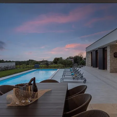 La Perla By Interhome بروتونيغلا