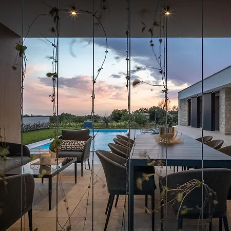 La Perla By Interhome * بروتونيغلا